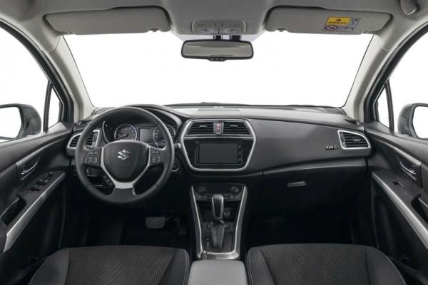 Suzuki повесила цены на особый SX4 - 1