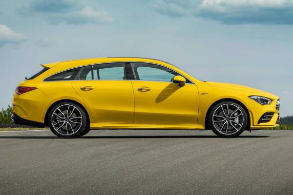 Mercedes "поджег" универсал CLA - 1