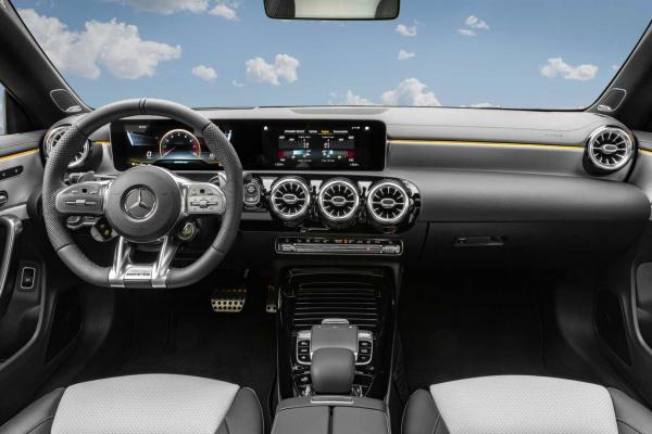 Mercedes "поджег" универсал CLA - 2