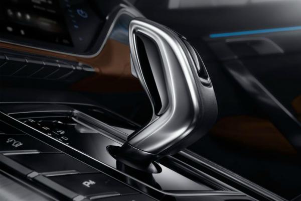 Китайский Geely Atlas прошел рестайлинг - 2