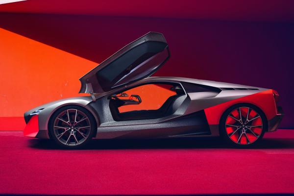 BMW показала новый суперкар - 3