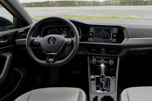 Volkswagen планирует возвращение Jetta - 1