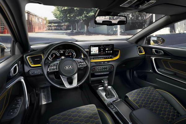 Kia сняла покрывало с кроссовера XCeed - 2