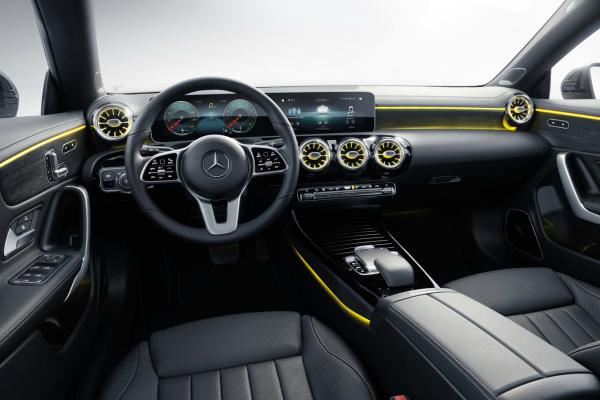 Новый Mercedes CLA стал на конвейер - 1