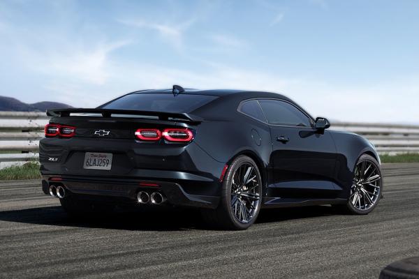 Chevrolet привез в Россию особые Camaro - 1
