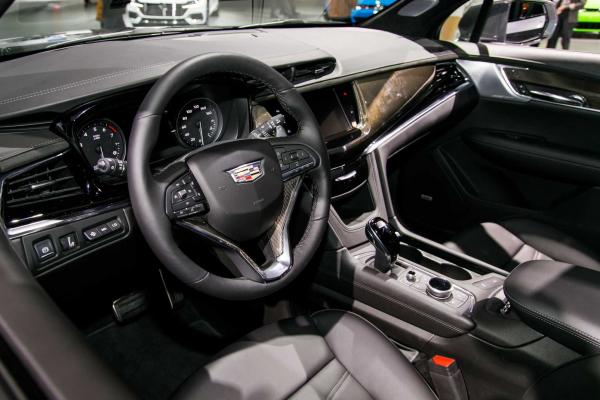 Cadillac вывел на рынок новый кроссовер - 1