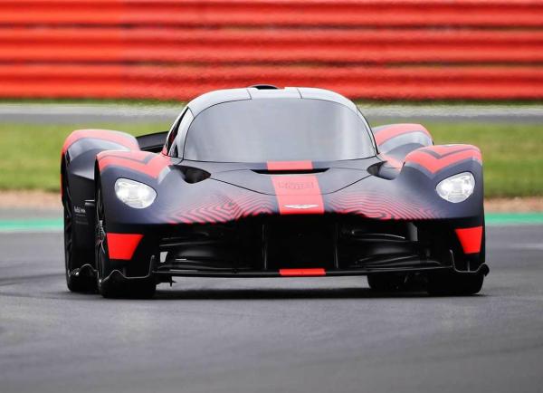 Aston Martin Valkyrie. Фото Aston Martin