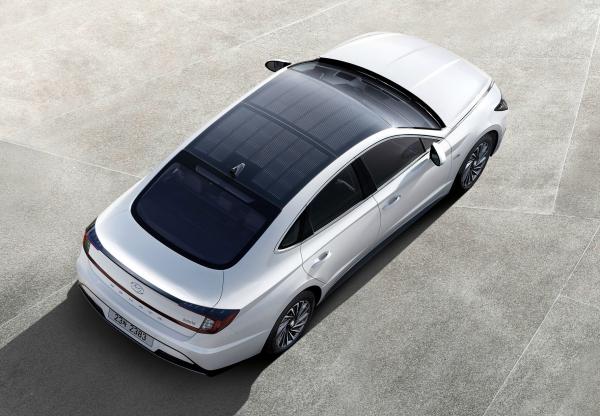 Hyundai Sonata Hybrid. Фото Hyundai