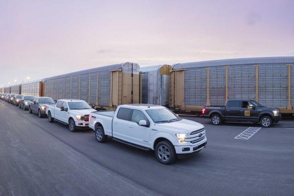 Ford заставил F-150 буксировать вагоны - 1