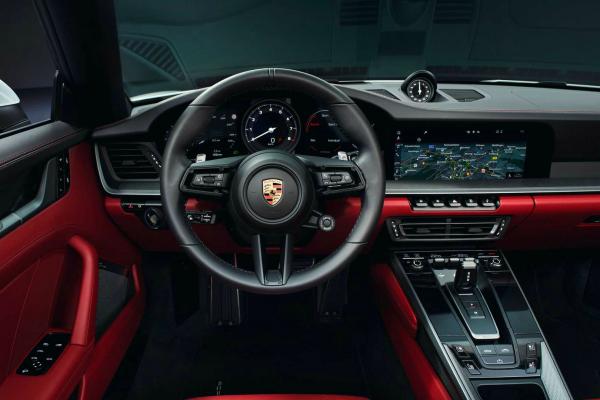 Porsche показала и оценила базовые 911 - 1