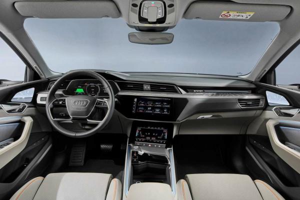 Audi  e-tron  - 1