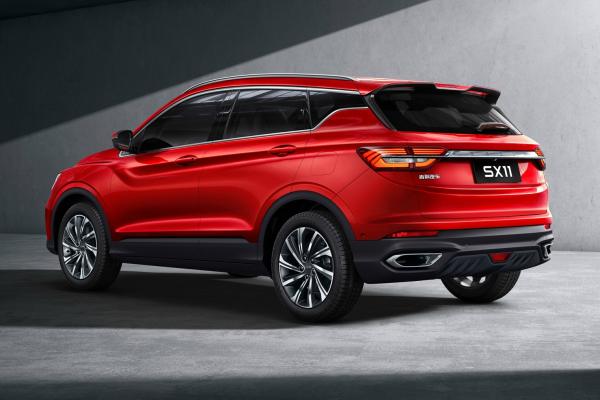 Geely назвала новый кроссовер для России - 2