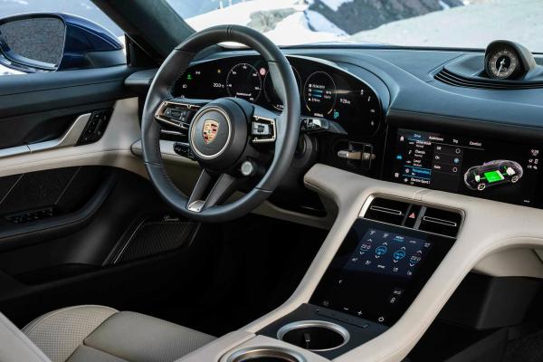 Porsche представила совершенно новую модель - 1