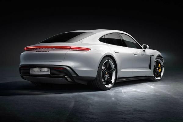 Porsche представила совершенно новую модель - 5