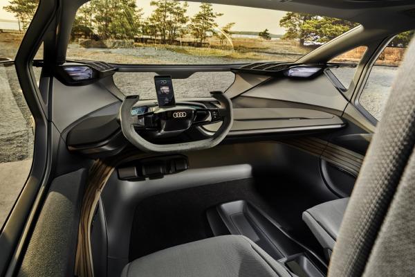 Audi выпустила внедорожник с дронами-разведчиками - 2