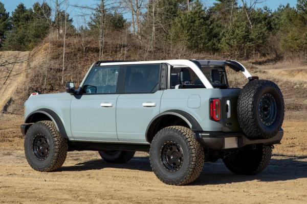 Ford    Bronco  - 1