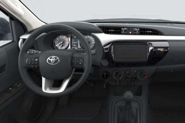 Toyota      Hilux - 1