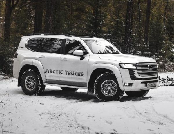 Toyota Land Cruiser 300  Arctic Trucks.  Arctic Trucks