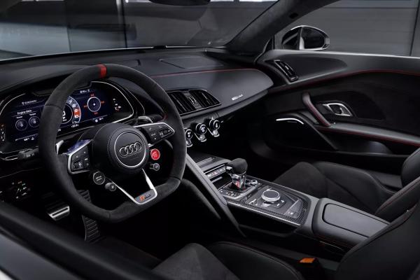 Audi      V10 - 1