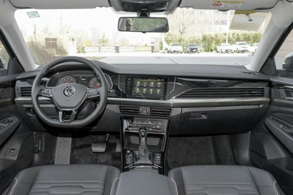 VW Passat      - 1