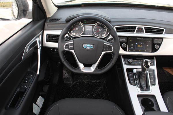 Рулевая колонка регулируется в двух плоскостях: по углу наклона и по вылету