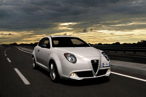 Спереди MiTo - едва ли не 8C Competizione.