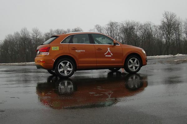  2011  -   Audi Q3