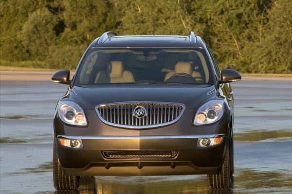 Перемены во внешности Enclave 2011 почти незаметны.