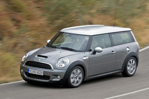 Mini Clubman забавно выглядит на дистанции заезда.