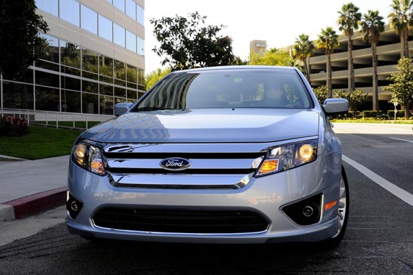 Знакомьтесь: Fusion Hybrid 2010 модельного года.