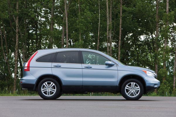 Выглядит модель 2010 свежо, хотя найти 10 отличий от вчерашнего CR-V не так просто.