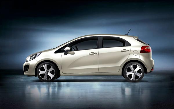 У атлетичного Rio устремленный вперед клиновидный профиль.