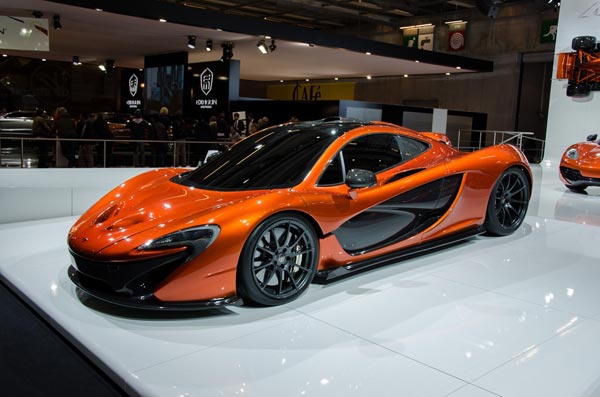 Дизайн-прототип суперкара McLaren P1 на Парижском автосалоне