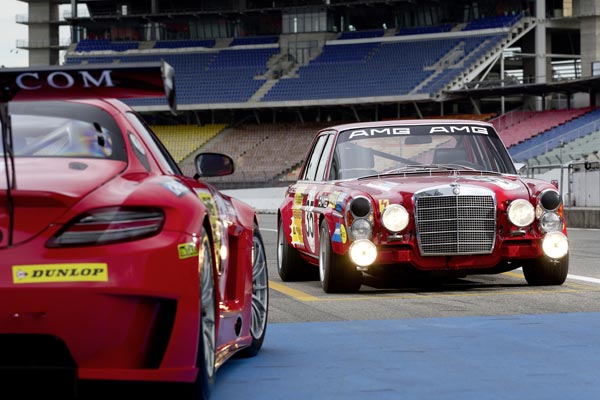    Mercedes-Benz AMG 300 SEL 6.8   Rote Giant ( ),     300 SEL 6.3.   , ,   SLS AMG GT3.