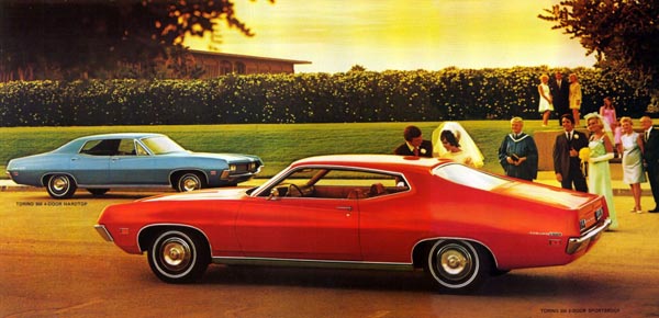Удлиненный капот, укороченный задний свес. Низко посаженные 2- и 4-дверные «хардтопы» Torino 1971 выглядели элегантно и динамично.