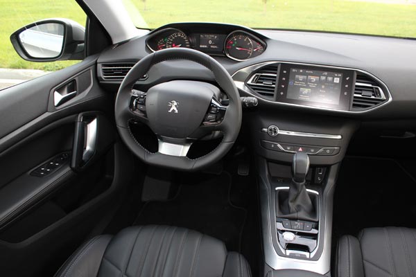 i-Cockpit  Peugeot -     