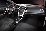 Интерьер салона Opel Astra