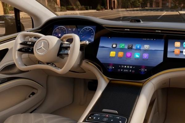 Mercedes опять обновил лифтбек EQS - 4