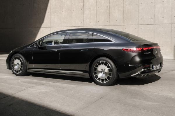 Mercedes опять обновил лифтбек EQS - 5